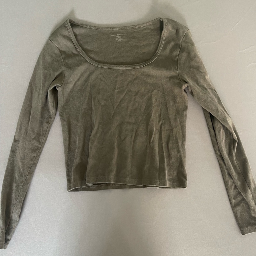 Brandy Melville cropped long sleeved tee